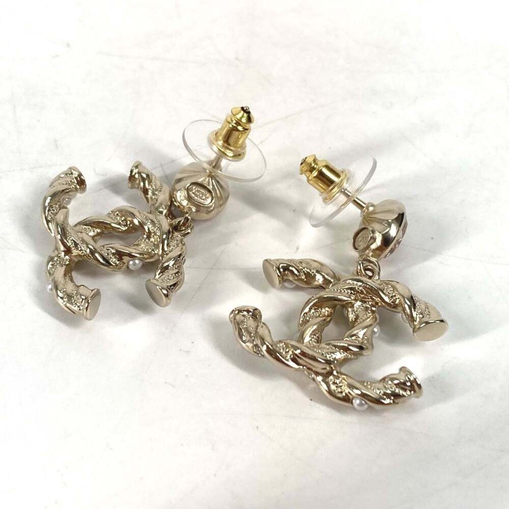 CHANEL Authentic Pink Pearl Logo Earrings - Picture 2 of 11